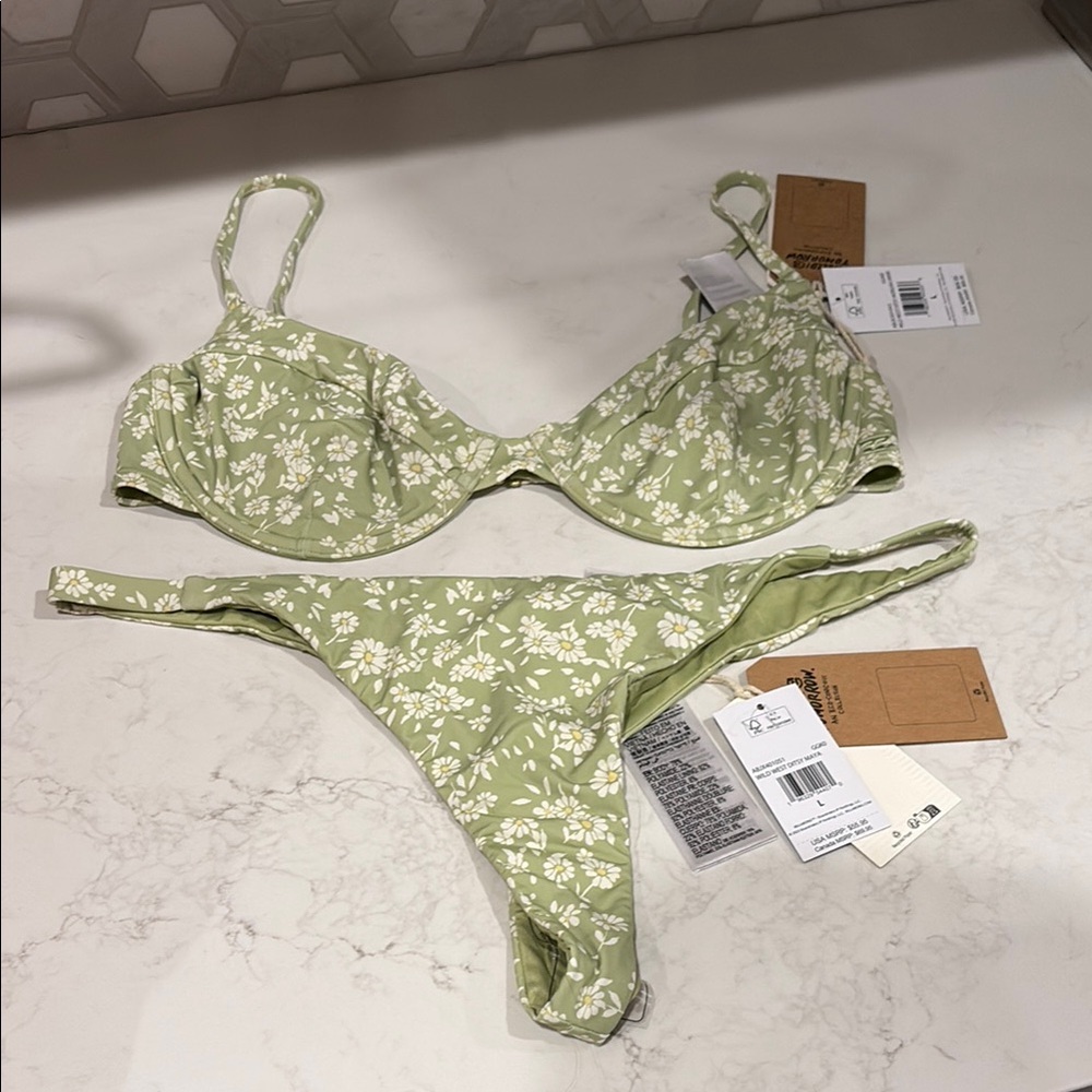 NWT Floral Green Bikini Set